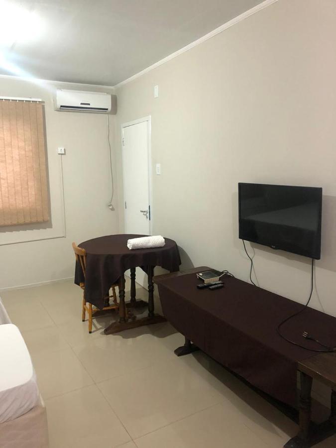 City Hotel 伊茹伊 外观 照片